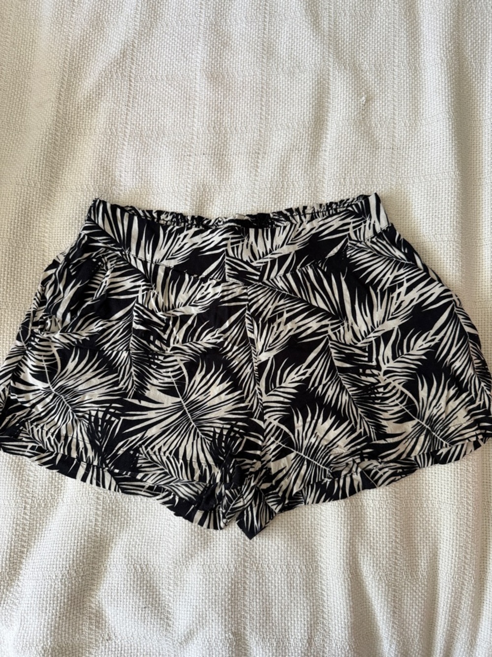 H&M Black & White Palm Leaf High-Rise Shorts
